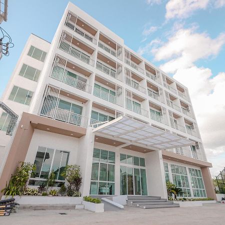 Hotel Agnes Buriram Ngoại thất bức ảnh