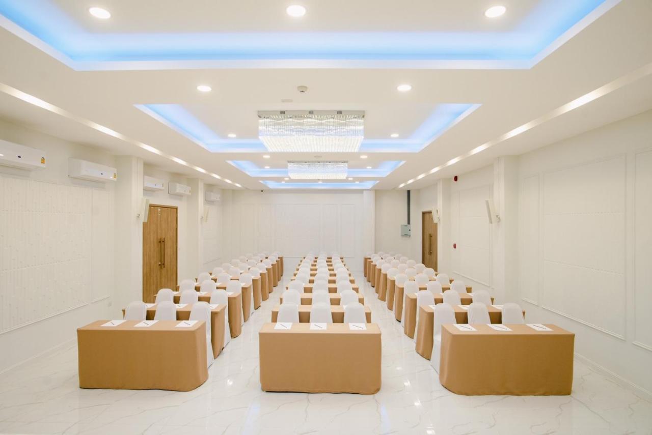 Hotel Agnes Buriram Ngoại thất bức ảnh