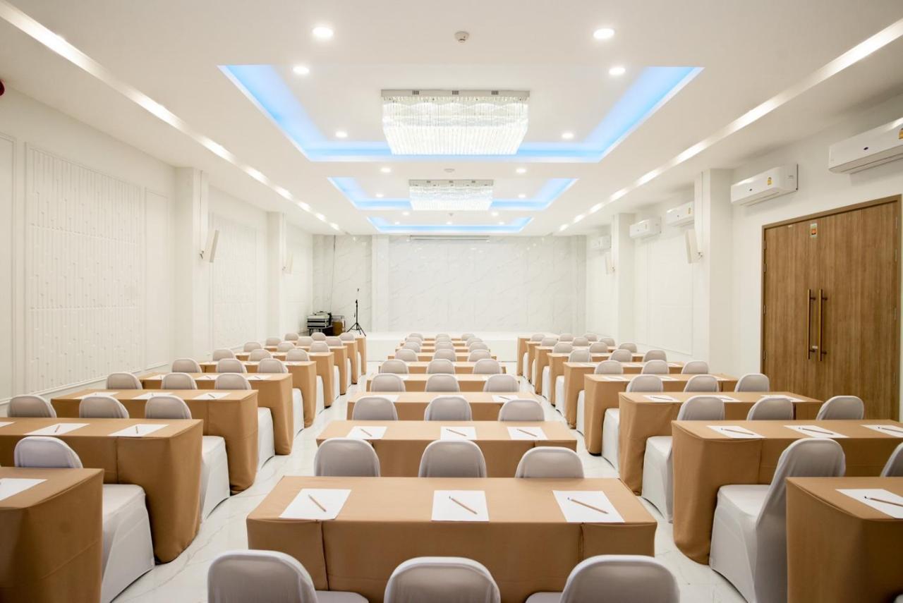 Hotel Agnes Buriram Ngoại thất bức ảnh