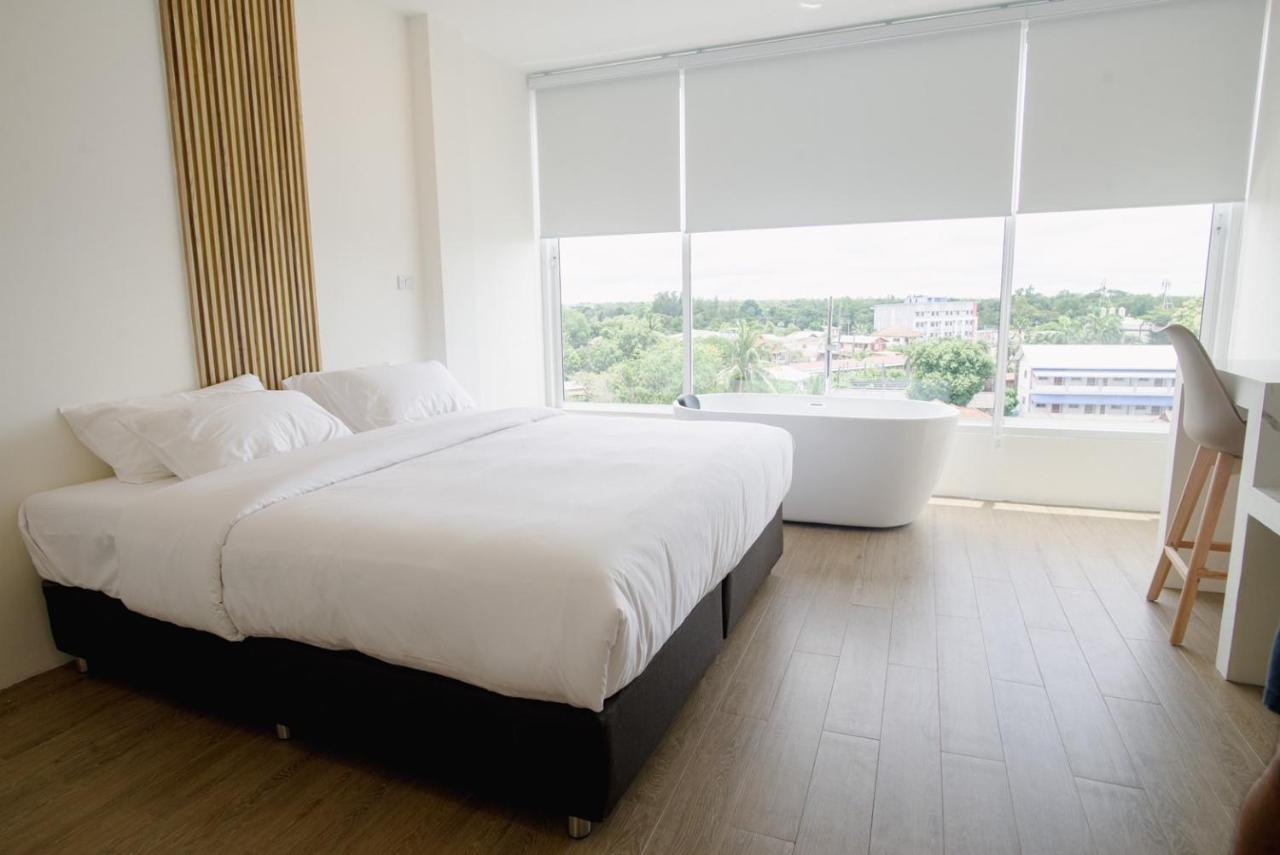 Hotel Agnes Buriram Ngoại thất bức ảnh